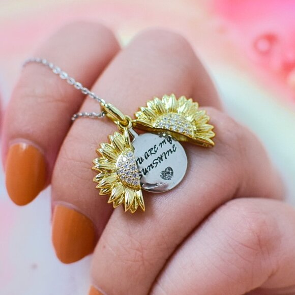 Sunflower necklace "You are my sunshine" Charmed Aroma BP Valentines Day - Picture 1 of 10